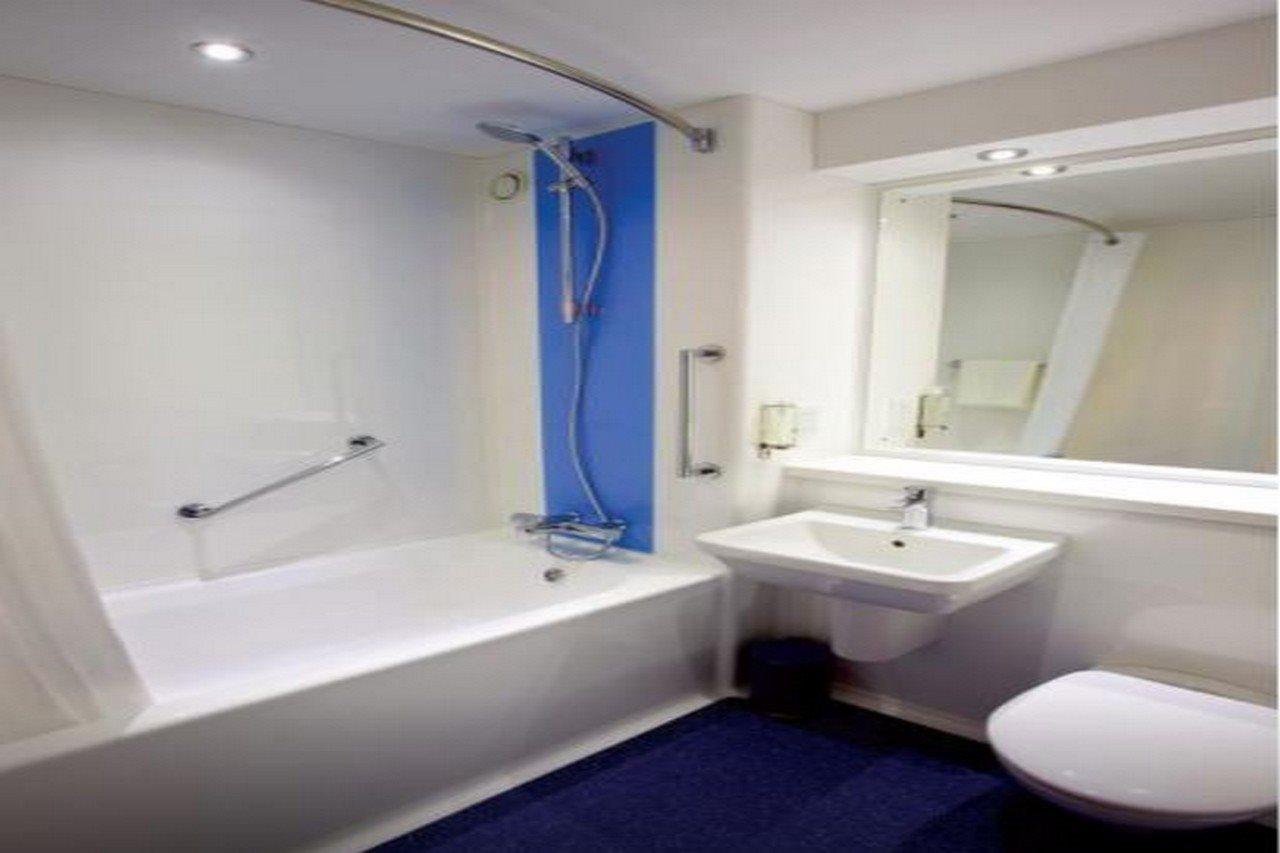 Travelodge Widnes Exteriér fotografie